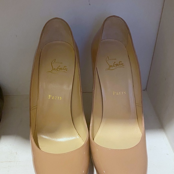 Loubutini beige heels in perfect condition - Picture 5 of 13